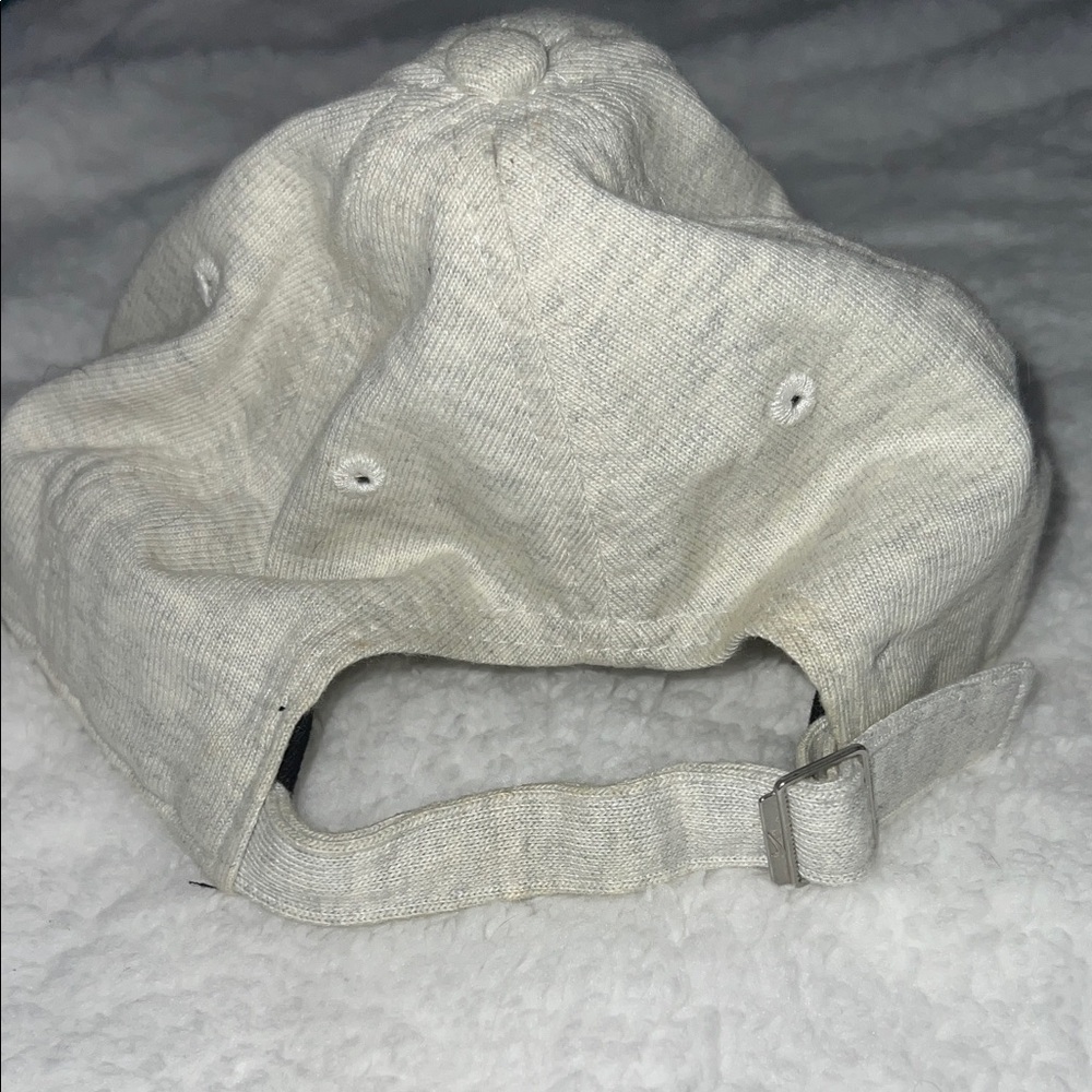 Nike Light Gray Baseball Cap - Picture 2 of 3